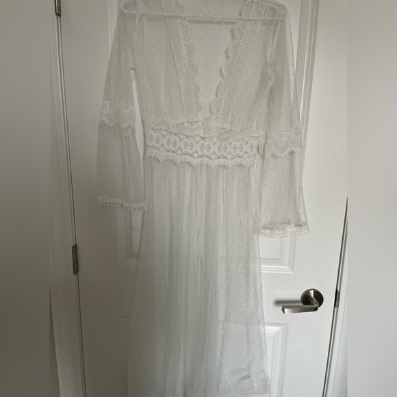 Lace white bathing suit beach cover - Picture 4 of 4